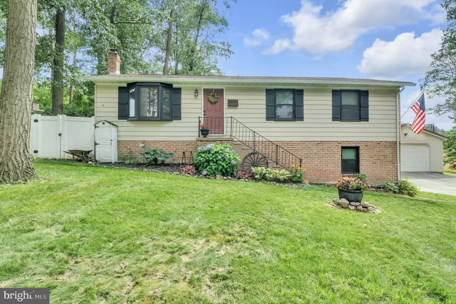 2333 SUNSET CIR, Glenville, PA 17329