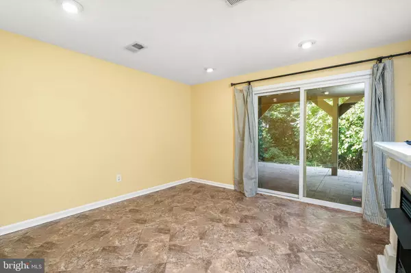 Delanco, NJ 08075,44 RIVER LN