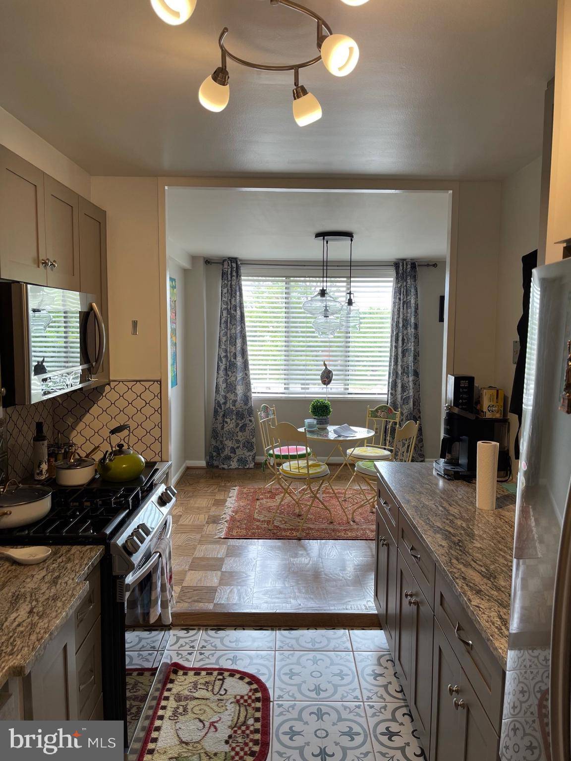 Alexandria, VA 22307,6621 WAKEFIELD DR #317