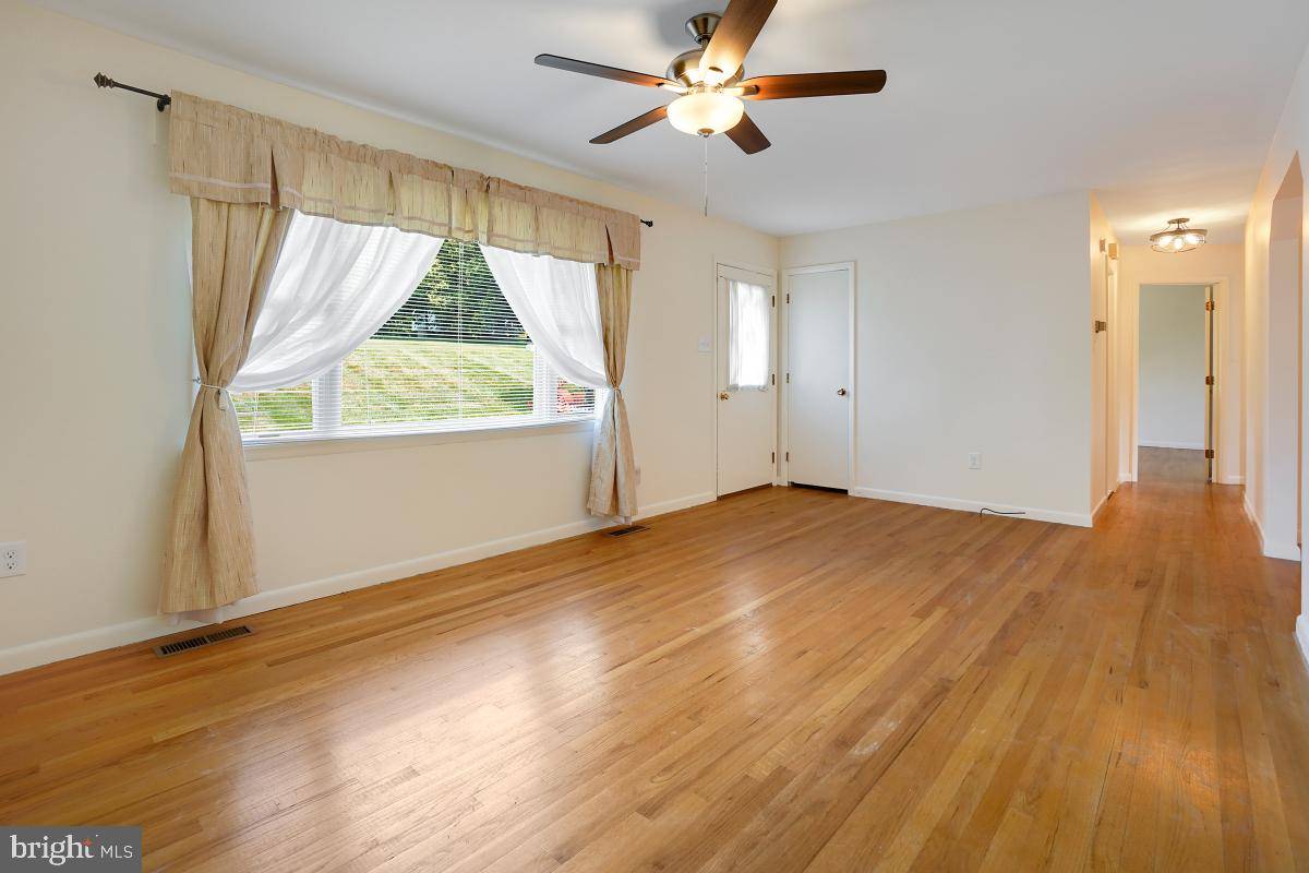 Sykesville, MD 21784,6903 SHEFFIELD DR