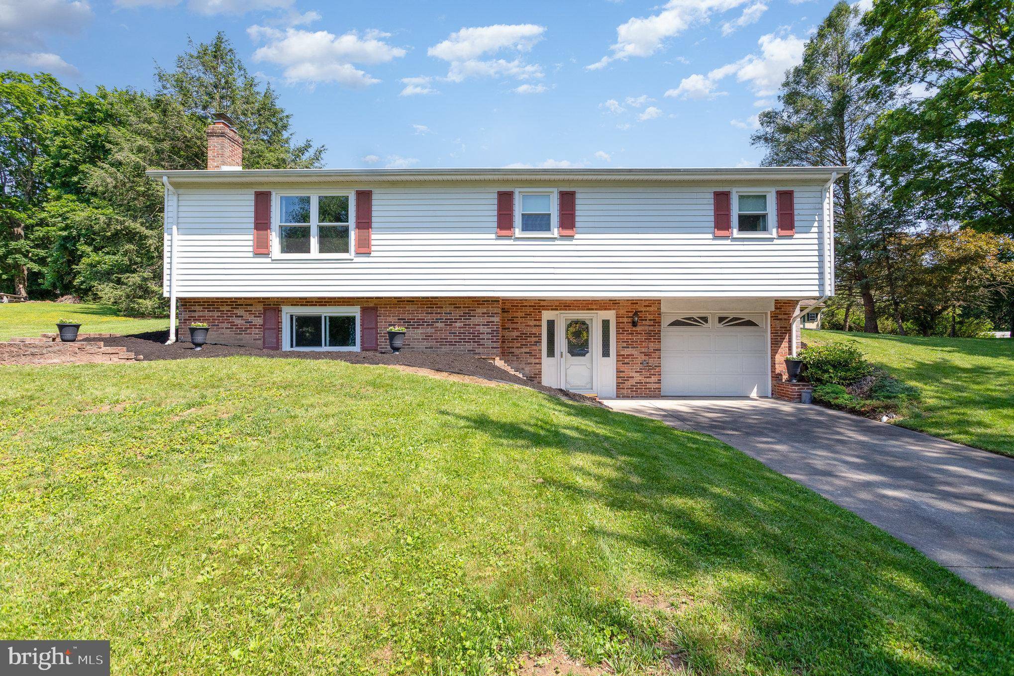 410 ERDMAN DR, Dauphin, PA 17018