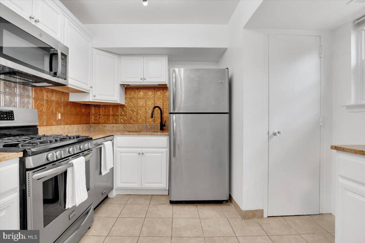 Alexandria, VA 22312,5904 MAYFLOWER CT