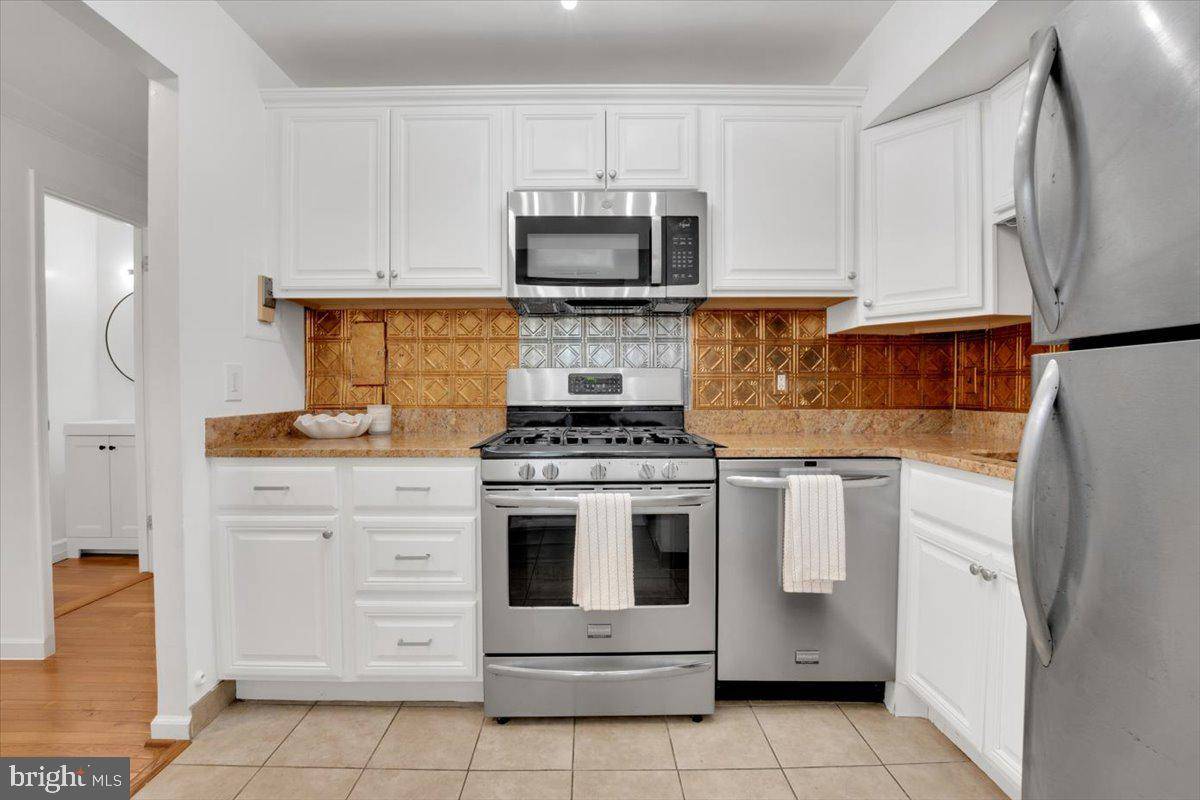 Alexandria, VA 22312,5904 MAYFLOWER CT