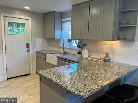 Springfield, PA 19064,30 WAYNE AVE