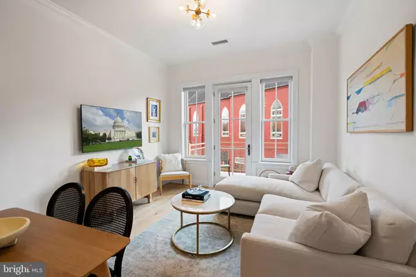 Washington, DC 20009,1210 R ST NW #213