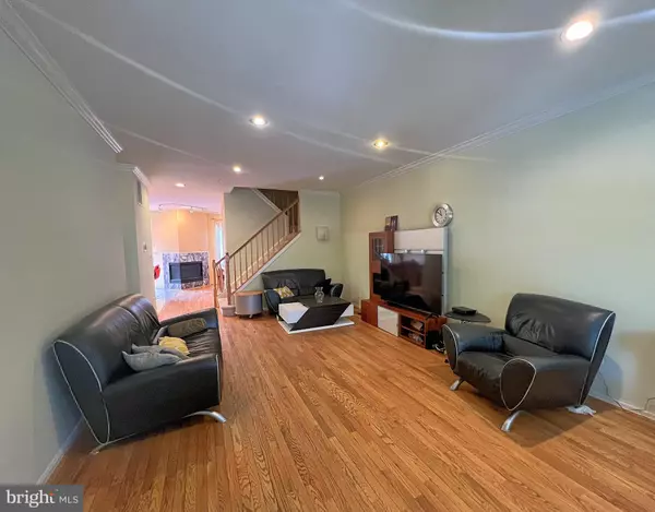 Baltimore, MD 21208,8819 HOWARD FOREST #8819