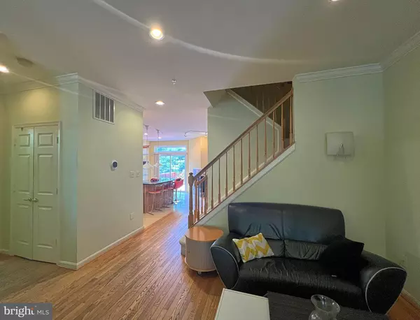 Baltimore, MD 21208,8819 HOWARD FOREST #8819