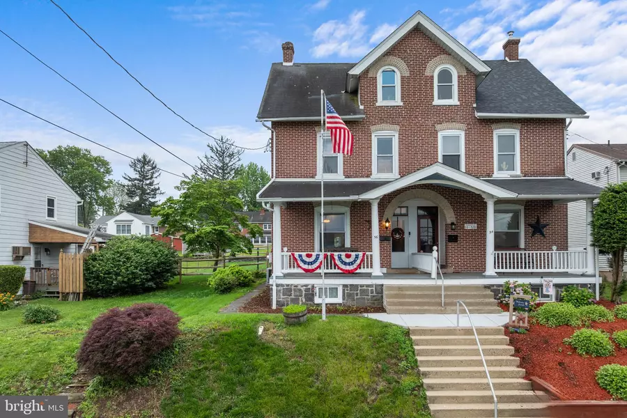 56 E FAIRVIEW AVE, Sellersville, PA 18960