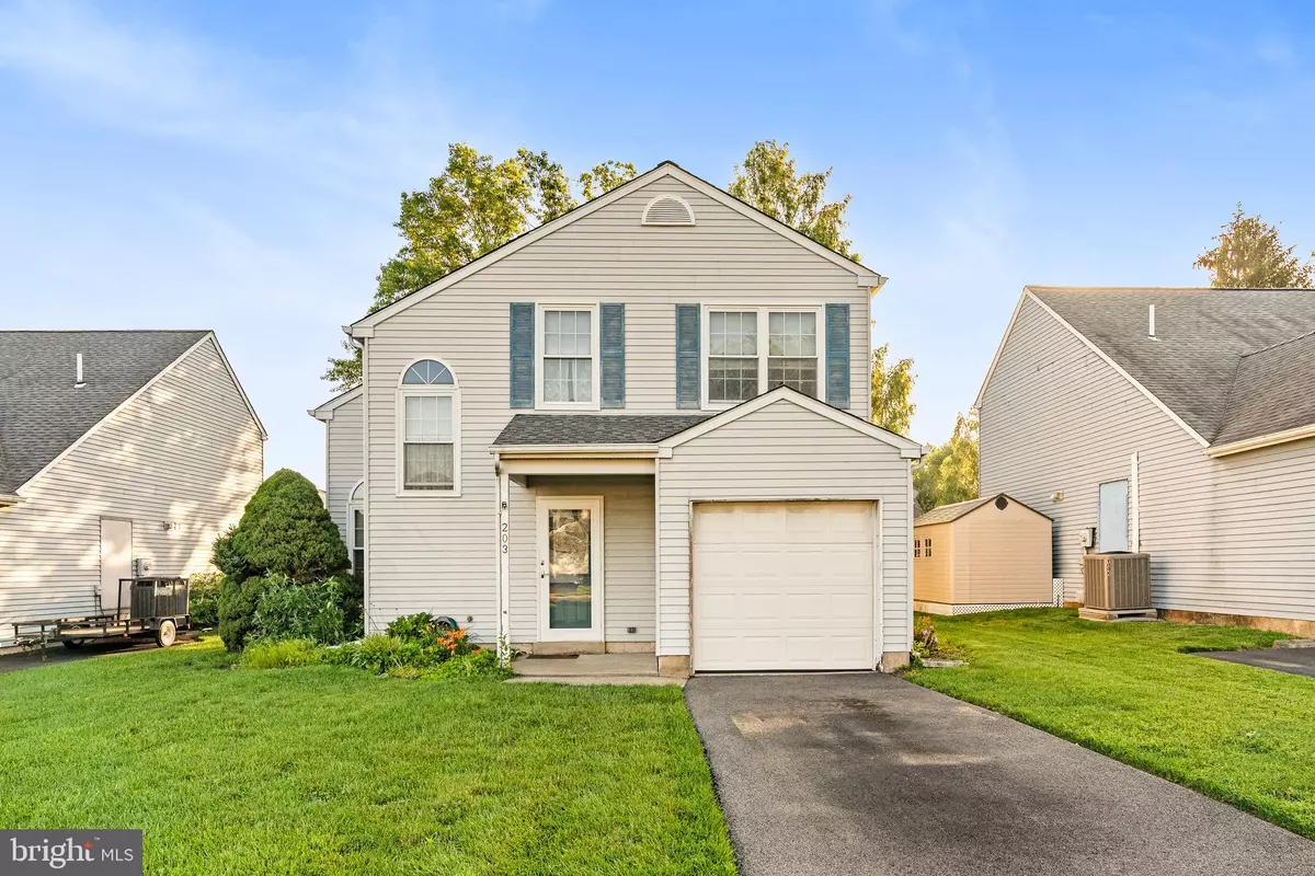 Telford, PA 18969,203 COUNTRYSIDE LN