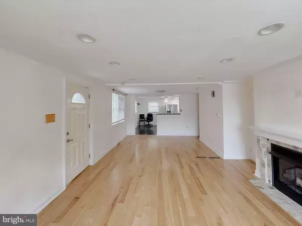 Philadelphia, PA 19114,9235 OUTLOOK AVE