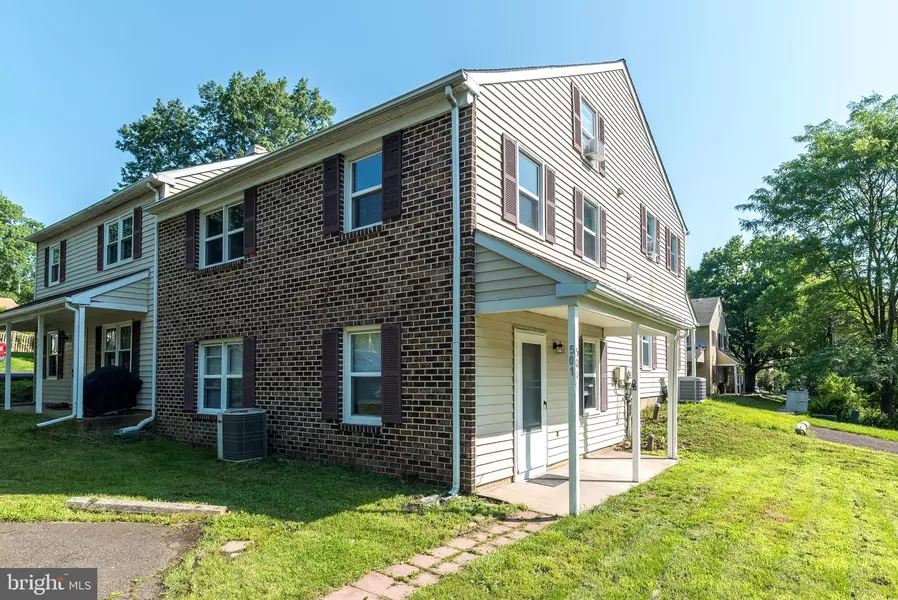 501 HICKORY LN, Sellersville, PA 18960
