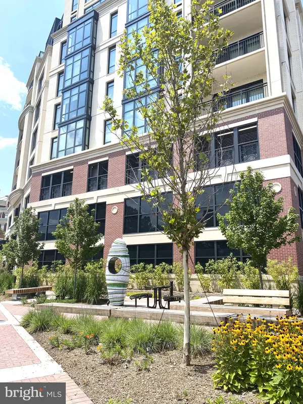 Mclean, VA 22101,6718 LOWELL AVE #705