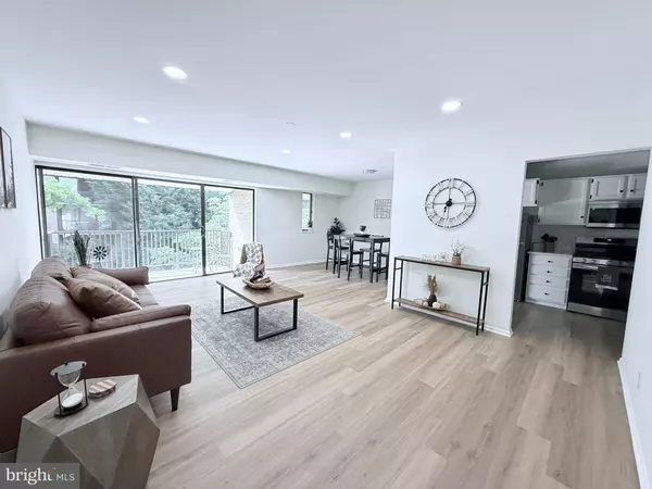 12 MONROE ST #12-302, Rockville, MD 20850