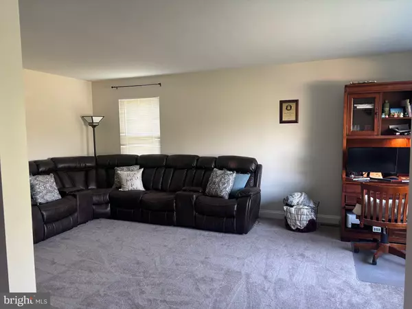 Sewell, NJ 08080,227 RAMBLEWOOD DR