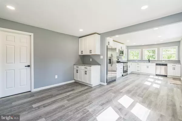 Carneys Point, NJ 08069,17 SPORTSMANS RD