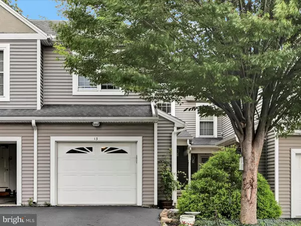 48 HARVEST RD #13, Lancaster, PA 17602