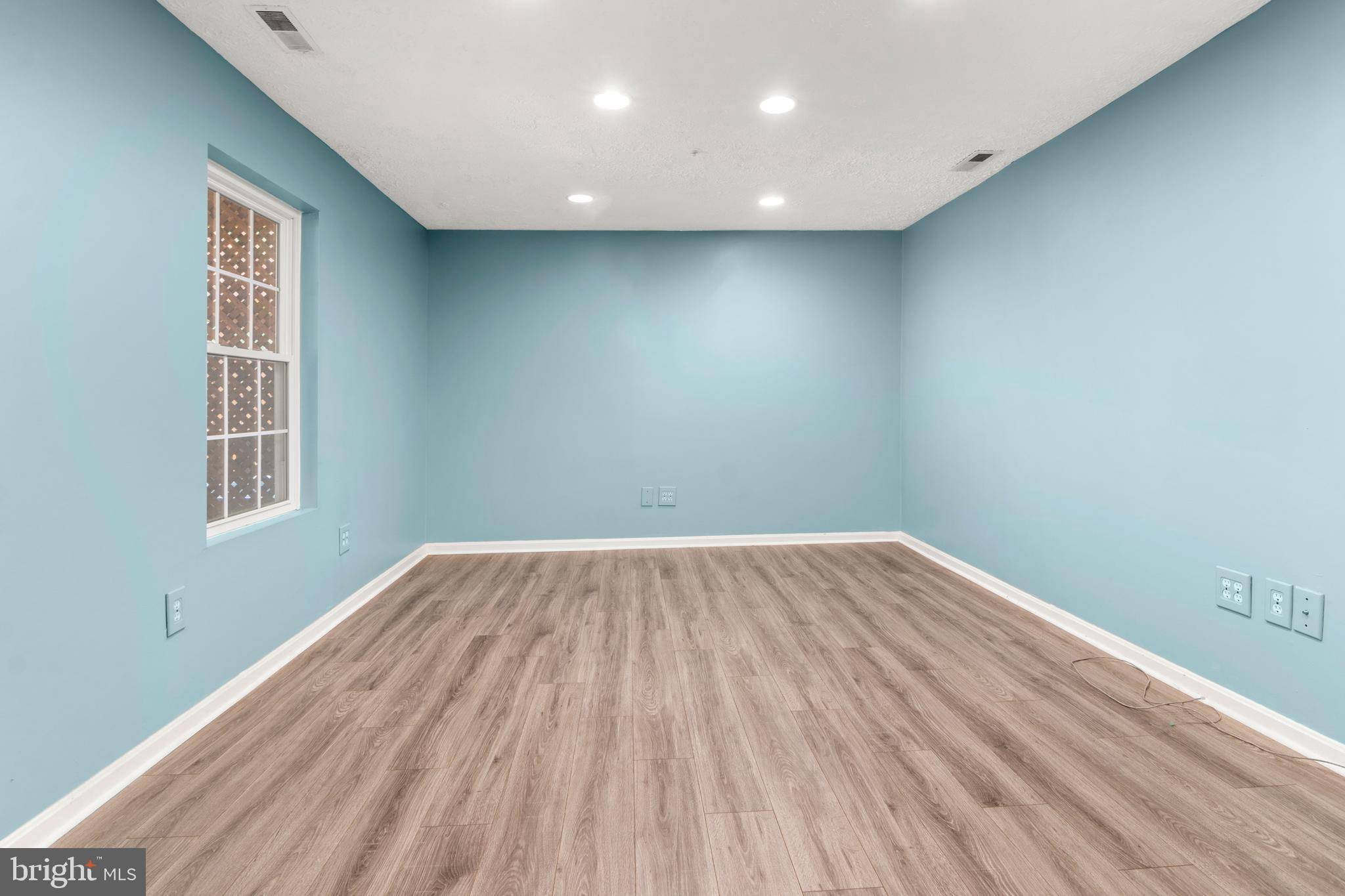 Crofton, MD 21114,2508 SMOKETREE LN