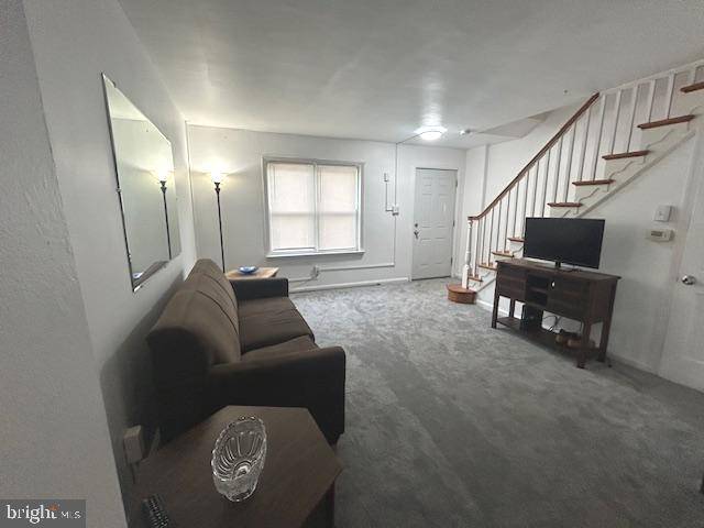 Philadelphia, PA 19135,6831 GLENLOCH ST