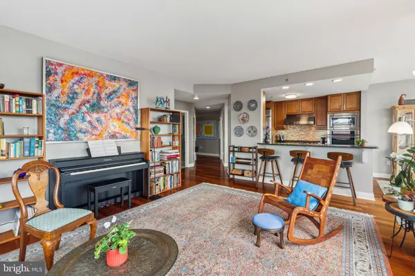 Philadelphia, PA 19146,440 S BROAD ST #902