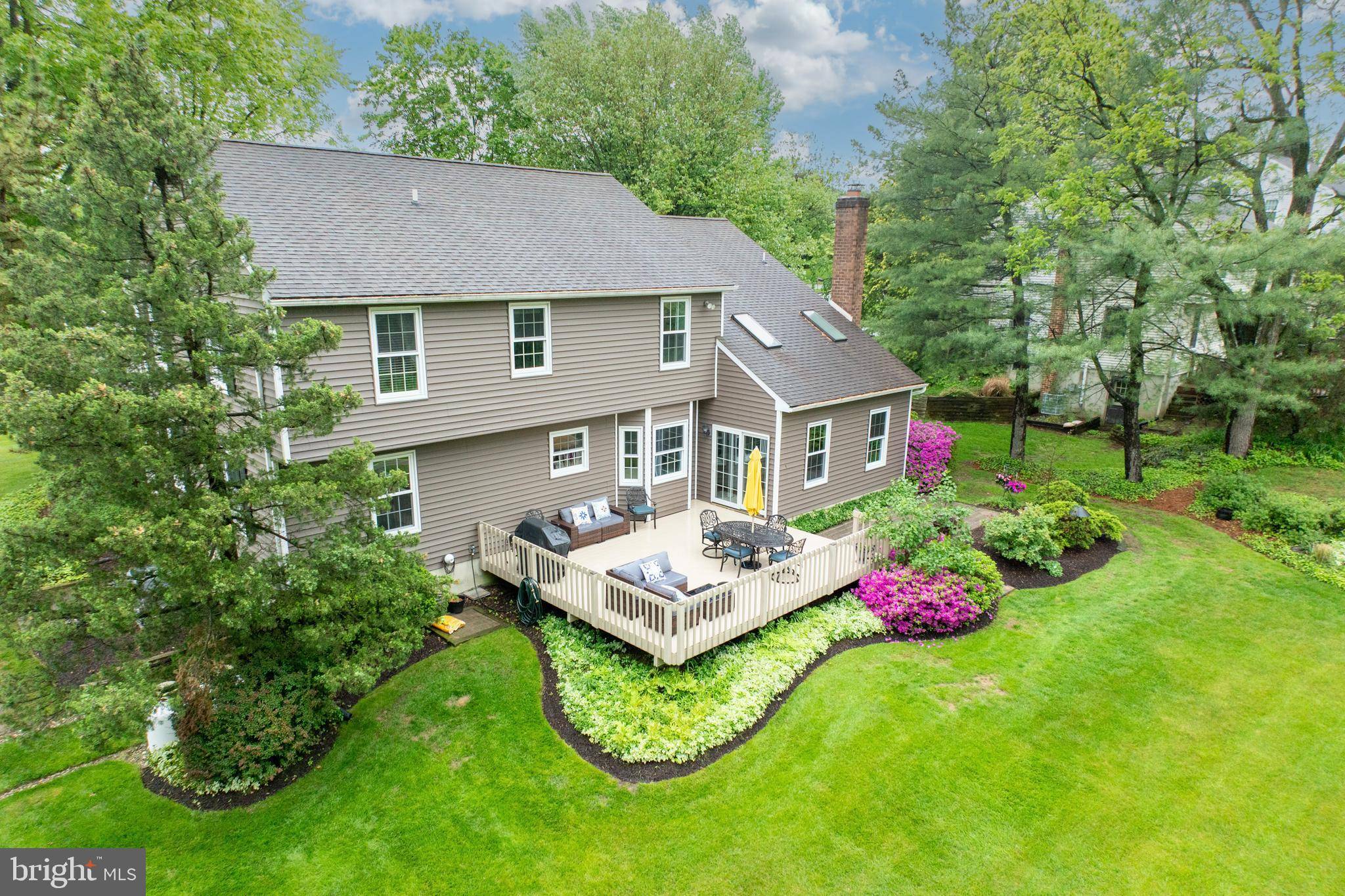 Exton, PA 19341,211 RAVENWOOD RD