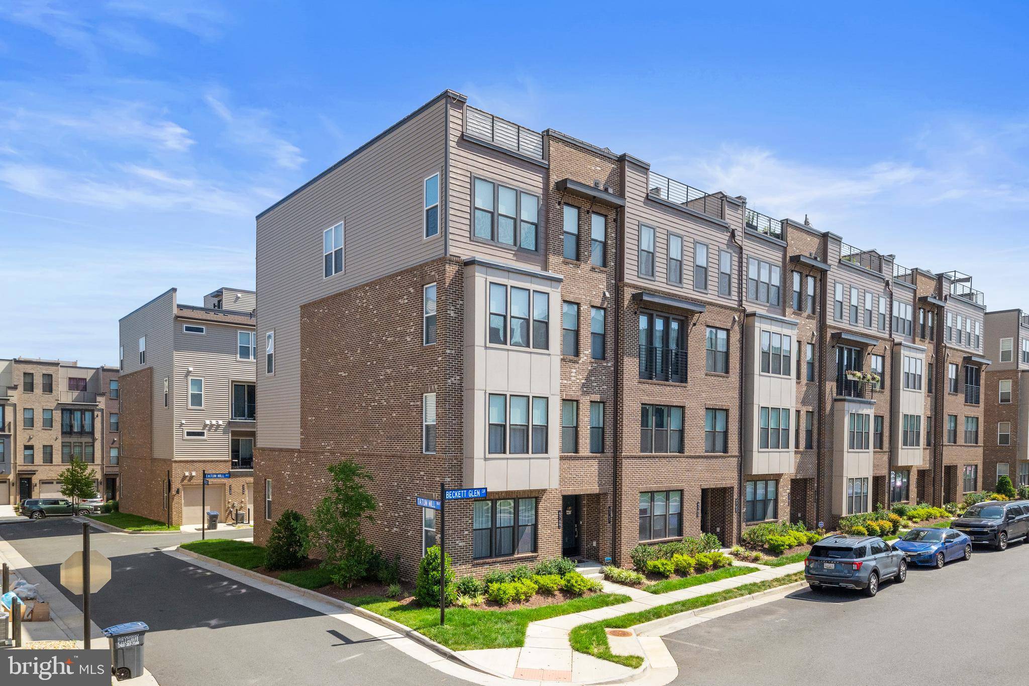 4767 TATUM MILL WAY #202, Chantilly, VA 20151