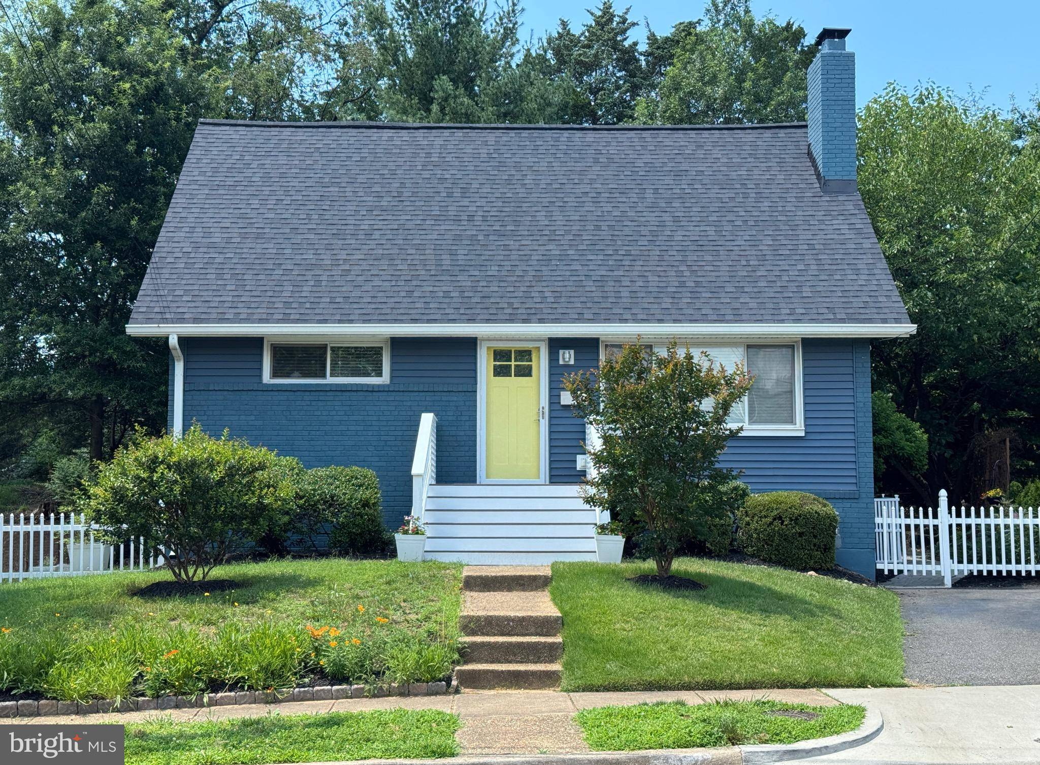 132 N GLADDEN ST N, Alexandria, VA 22304