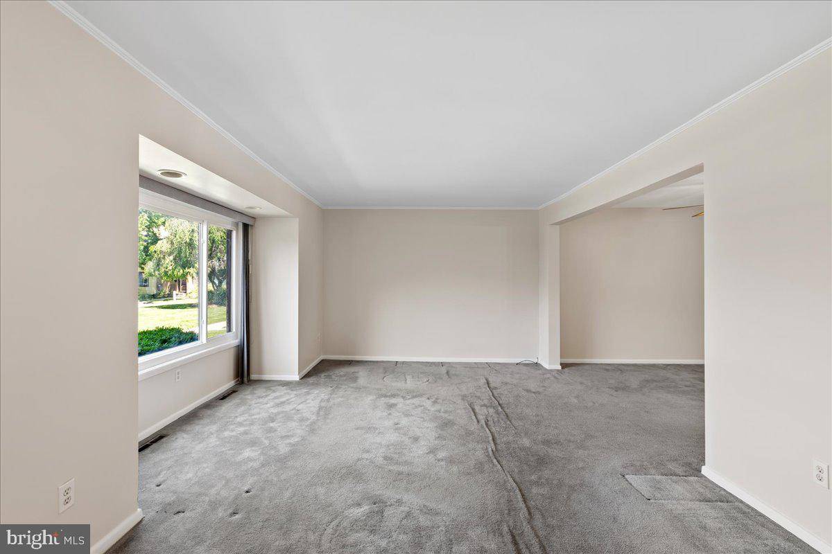 Hightstown, NJ 08520,206 CANTERBURY CT