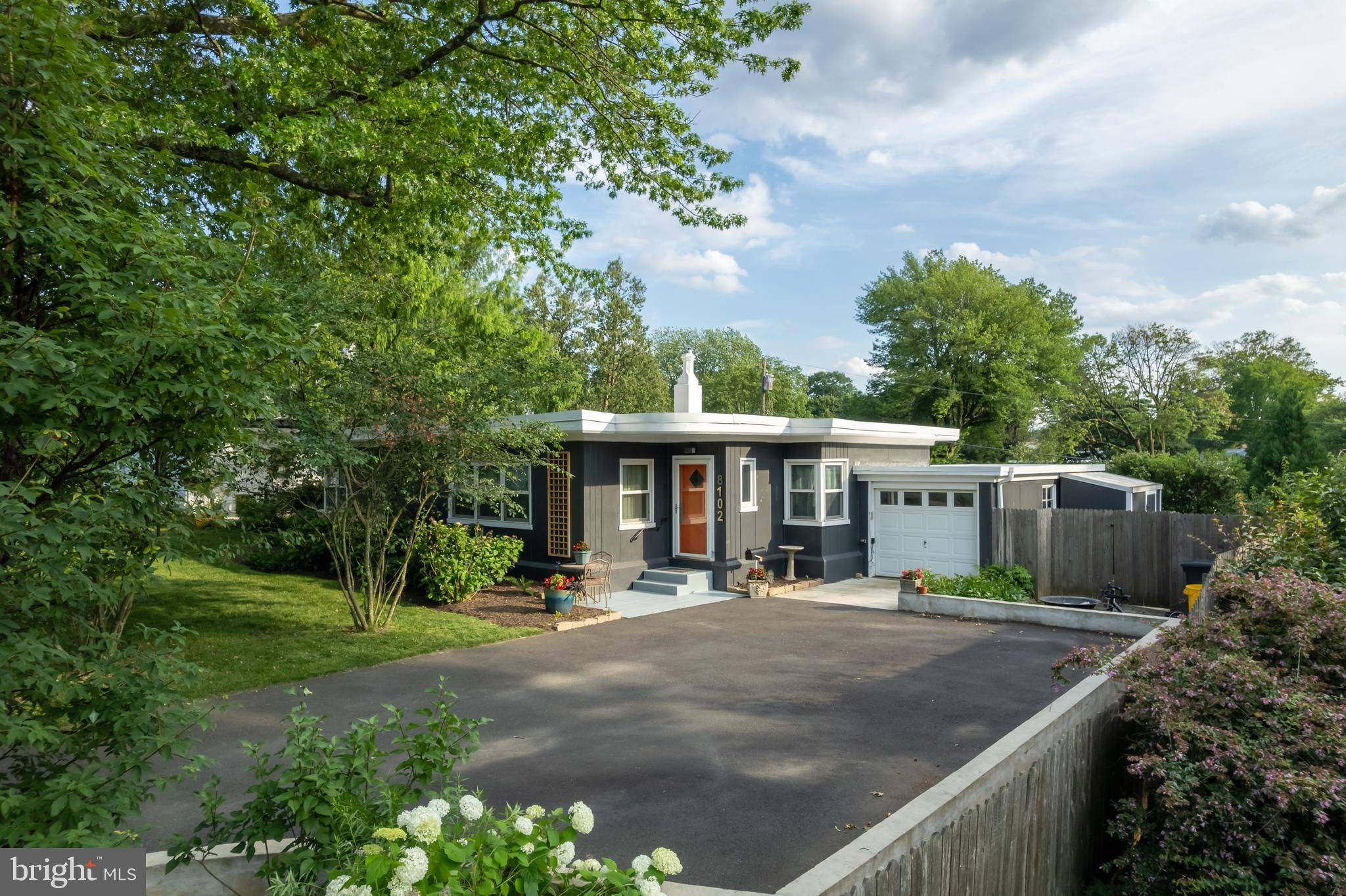 Glenside, PA 19038,8102 DOUGLAS RD