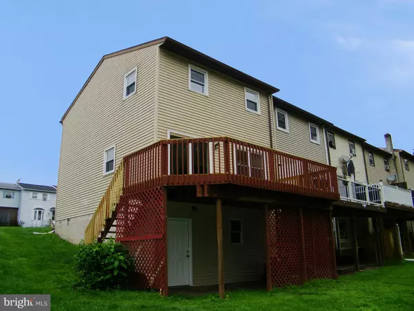 Etters, PA 17319,32 WHITE DOGWOOD DR