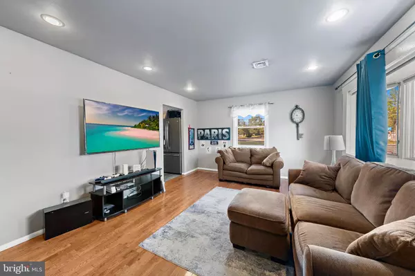 Tuckerton, NJ 08087,302 KADLUBECK WAY