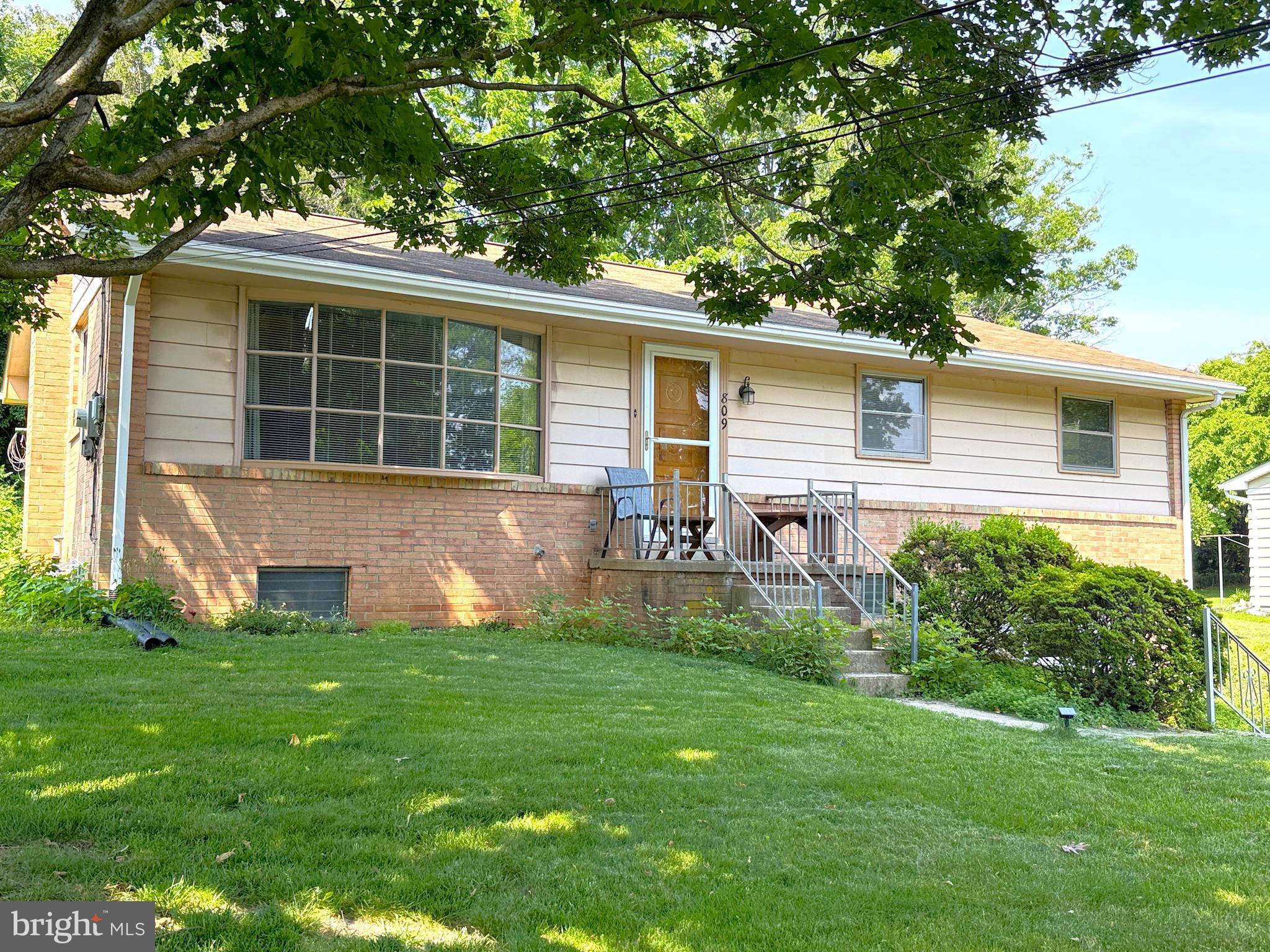 809 NEW ST, Akron, PA 17501