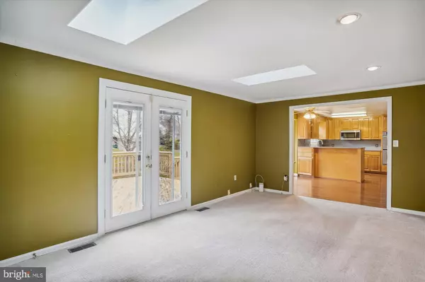 Derwood, MD 20855,15608 WAPELLO WAY