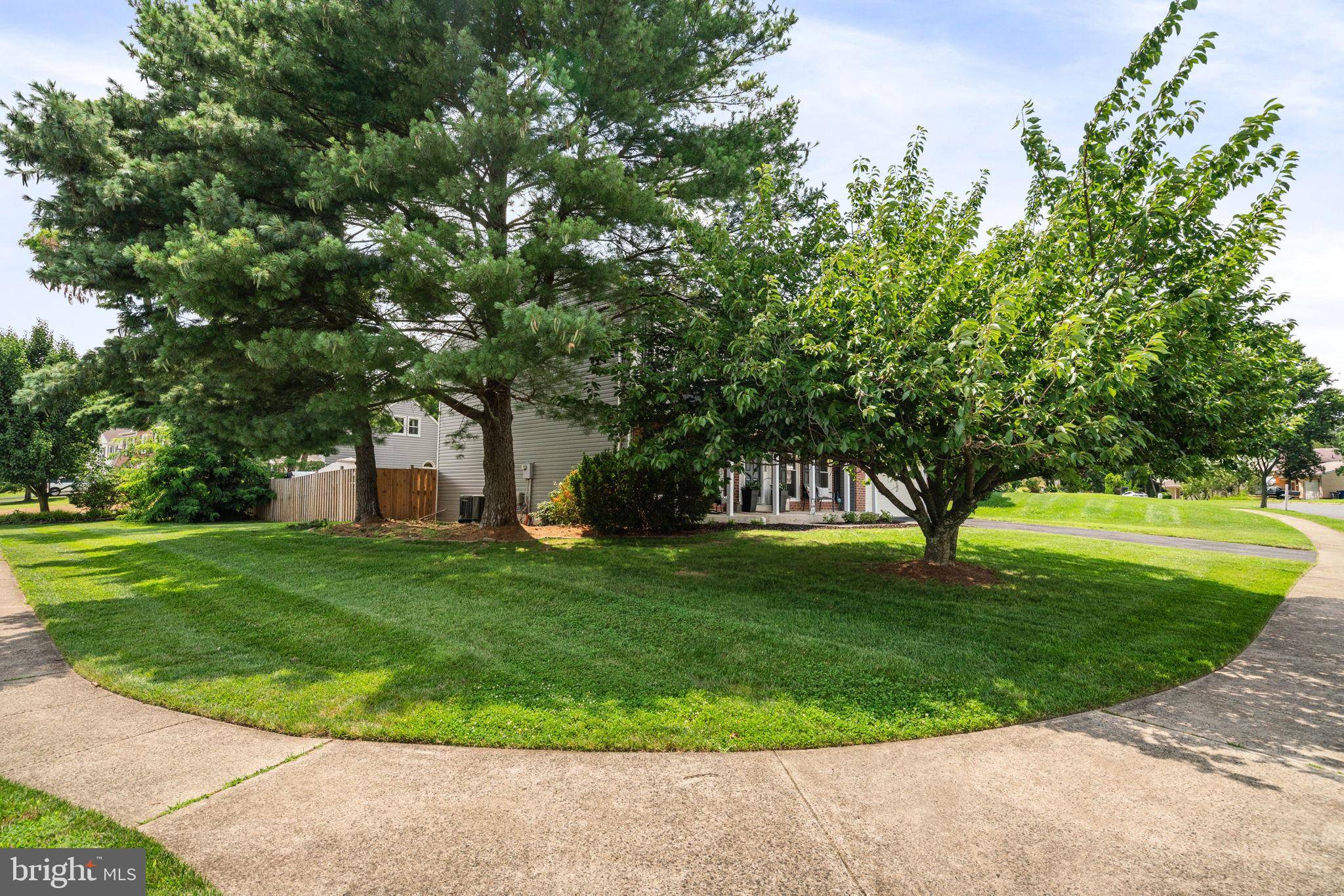 Herndon, VA 20170,500 ASPEN DR