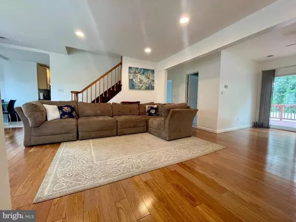 Ewing, NJ 08638,39 MABEL ST