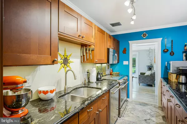 Vienna, VA 22180,8615 ACORN CIR