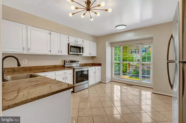 Centreville, VA 20121,6802 KERRYWOOD CIR