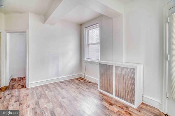Cheltenham, PA 19012,121 CENTRAL AVE #1ST FLOOR FRONT