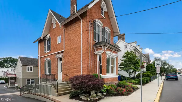 Doylestown, PA 18901,106 E STATE ST