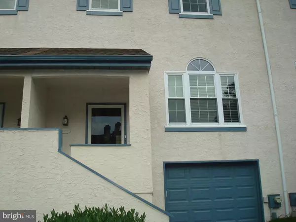 1704 STONEHAM DR, West Chester, PA 19382