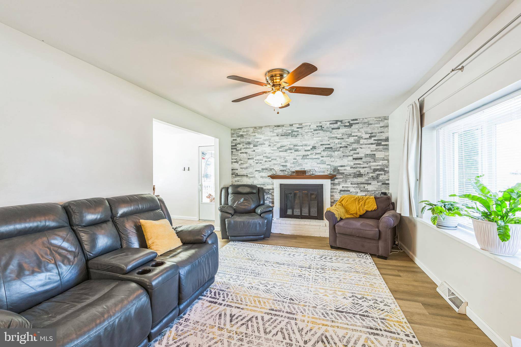 Downingtown, PA 19335,221 PARK DR