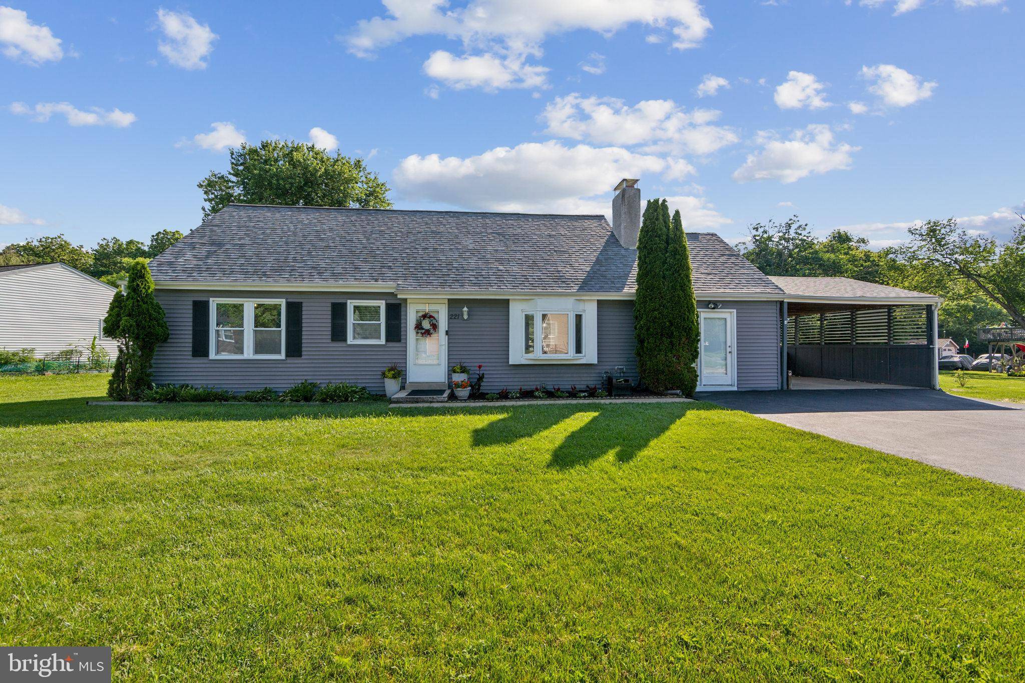 221 PARK DR, Downingtown, PA 19335