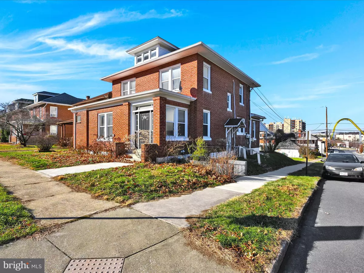 Hershey, PA 17033,201 W GRANADA AVE