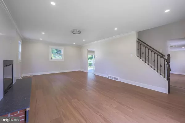 Cinnaminson, NJ 08077,1590 WYNWOOD DR