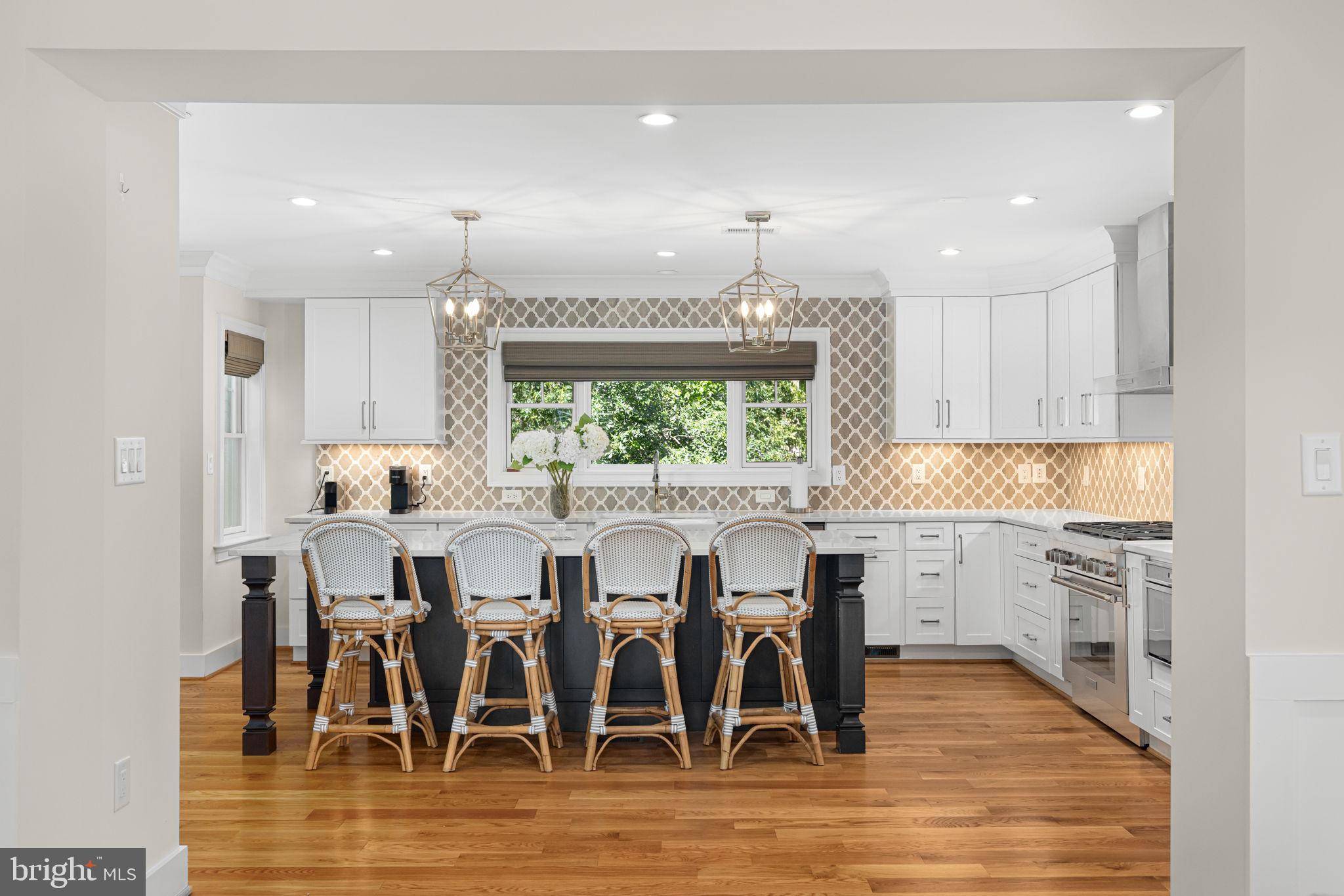 Mclean, VA 22102,933 WOBURN CT