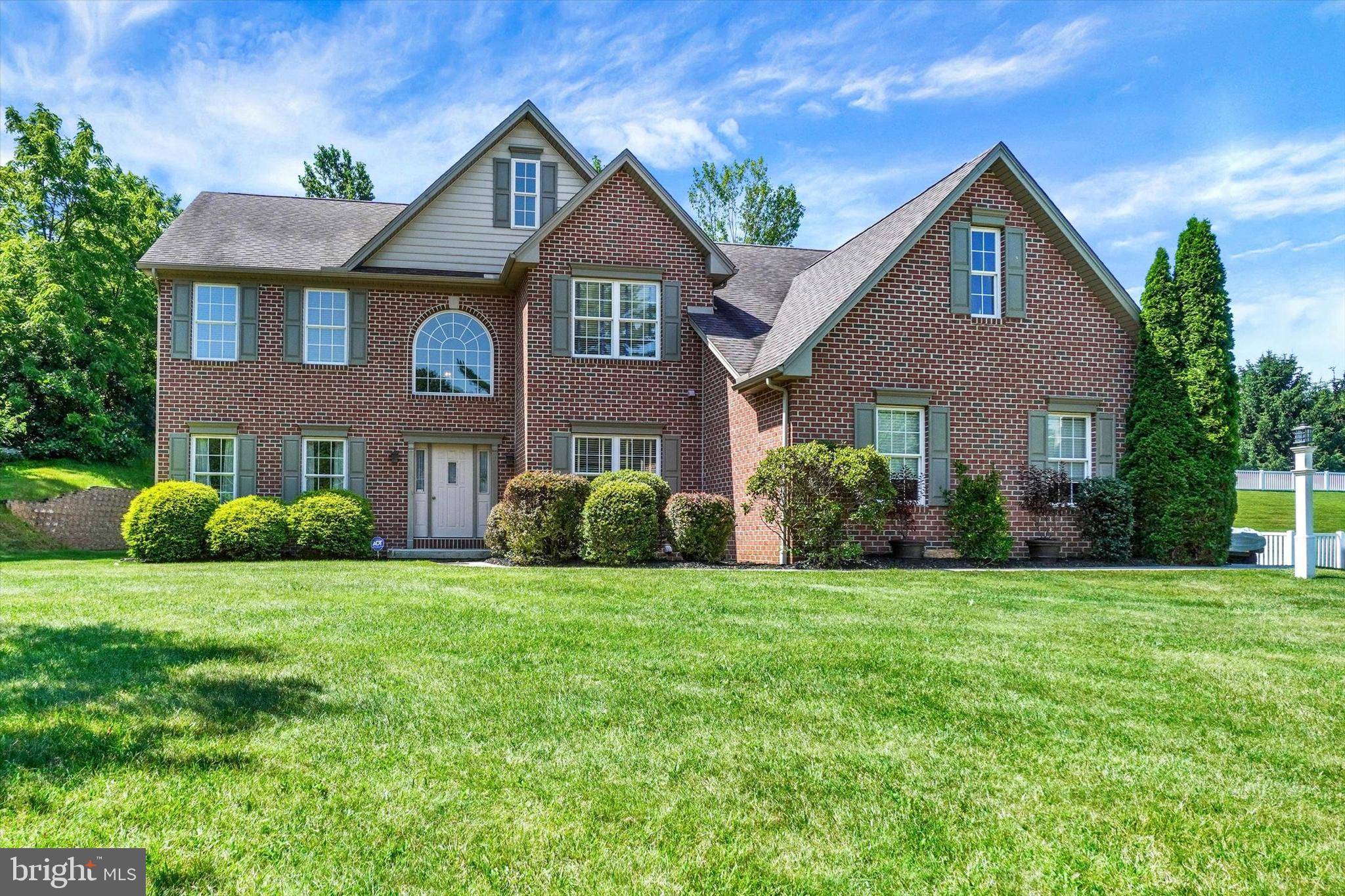 28 VALLEY RD, Shrewsbury, PA 17361
