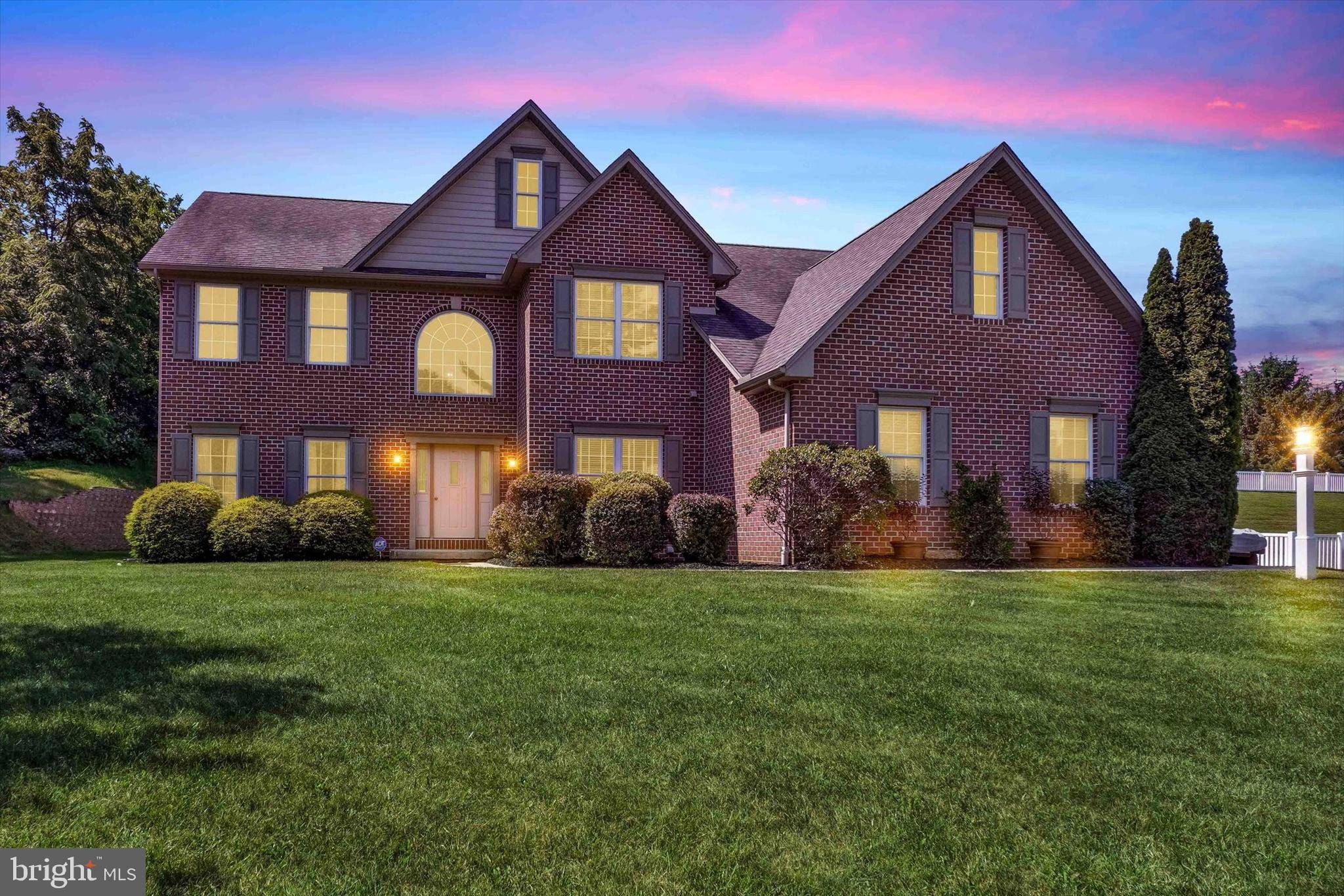 28 VALLEY RD, Shrewsbury, PA 17361