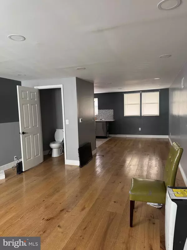 Philadelphia, PA 19150,7553 GILBERT ST