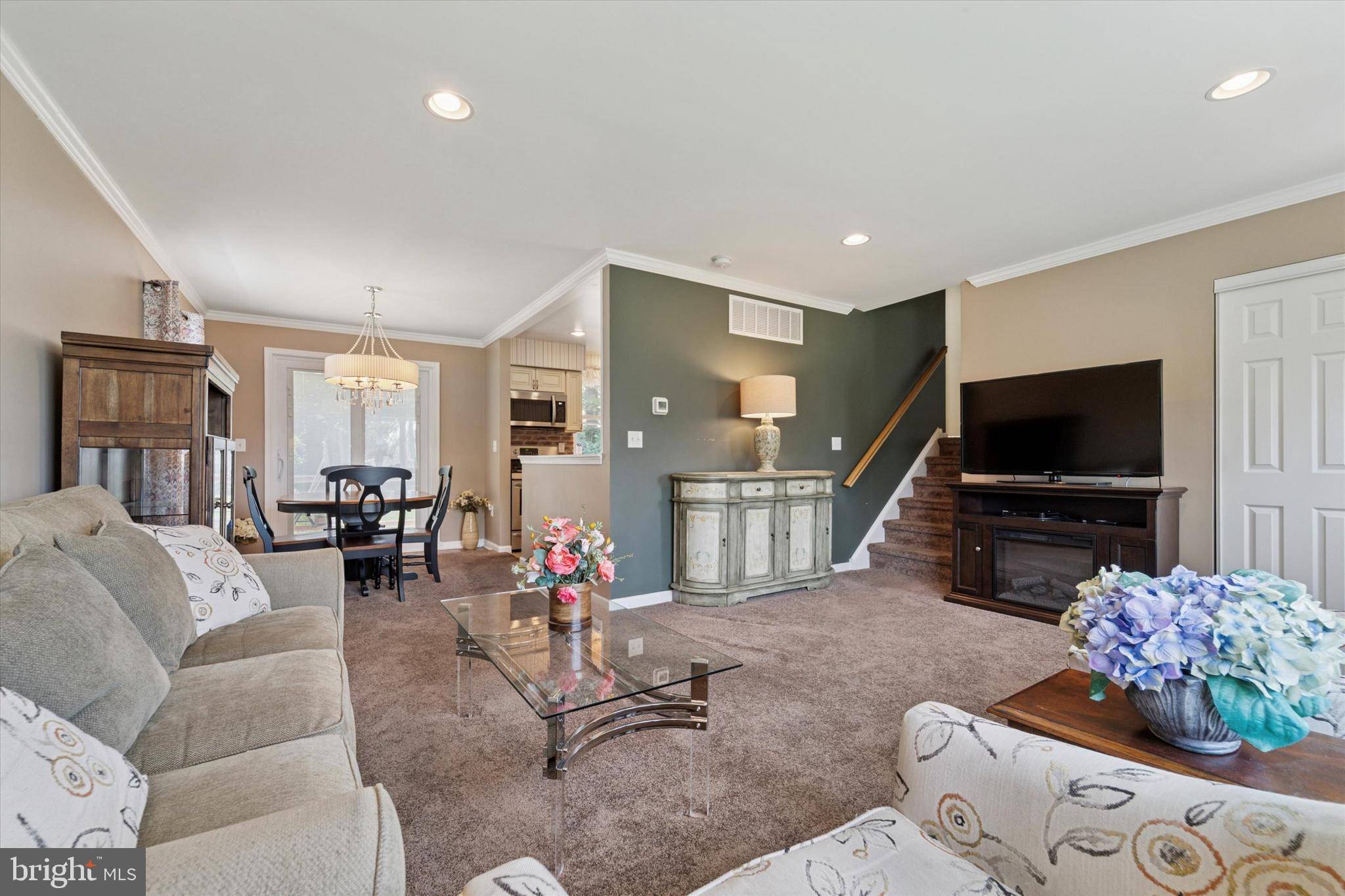 Philadelphia, PA 19116,11020 FERNDALE ST