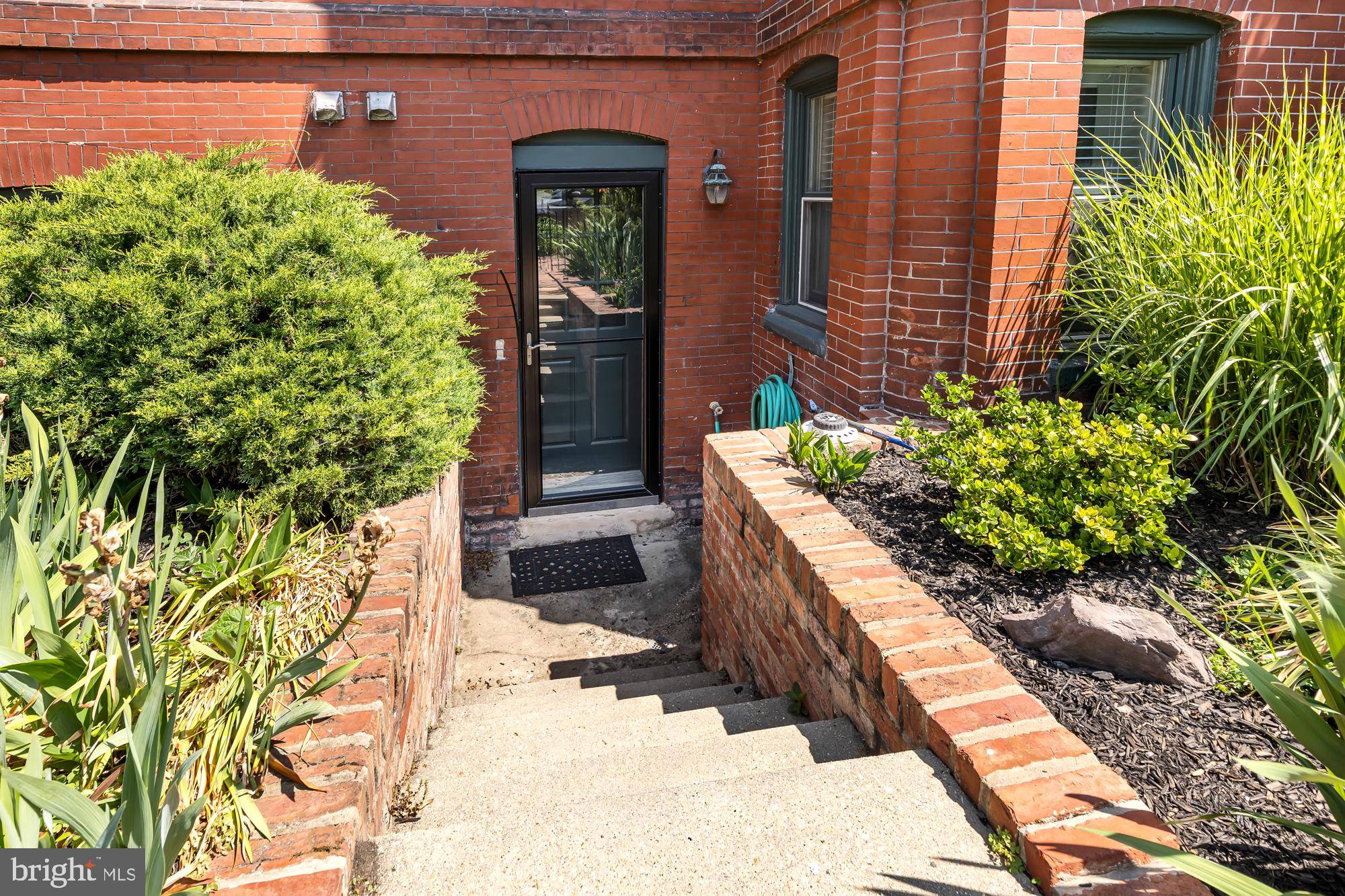Washington, DC 20003,226 5TH ST SE #102