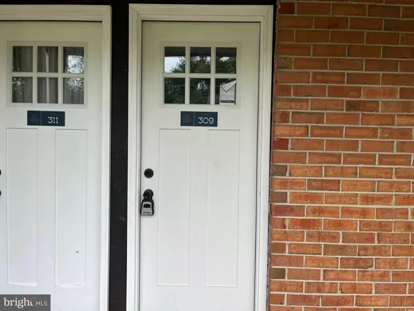 Stratford, NJ 08084,319 COLUMBIA AVE #227